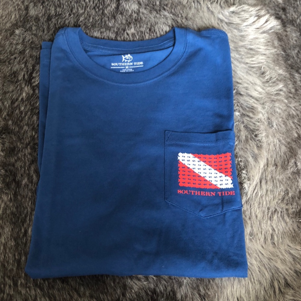 Southern Tide Blue T shirt (size M)